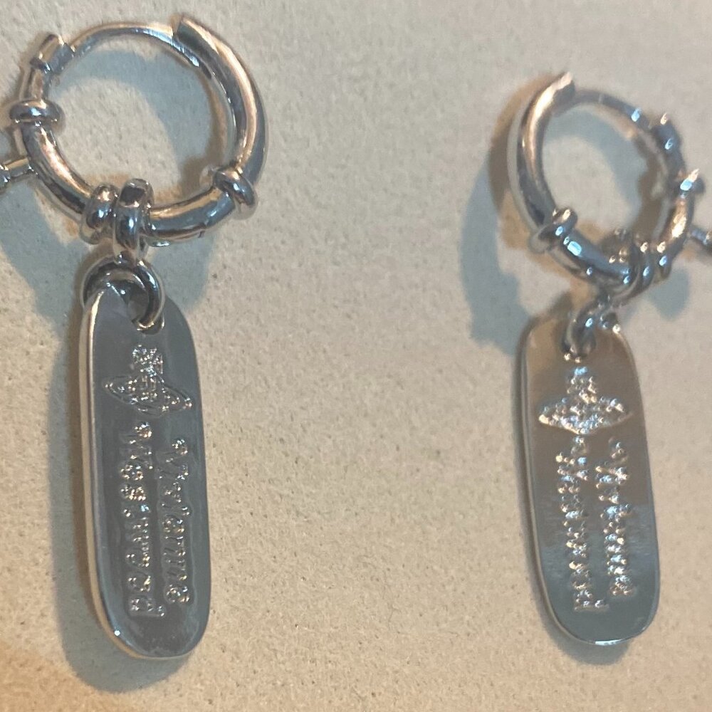 Vivienne Westwood Silver Dog Tag Earrings - Picture 7 of 7